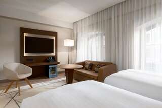 Отель AC Hotel by Marriott Wroclaw Вроцлав Улучшенный двухместный номер с 2 отдельными кроватями-3