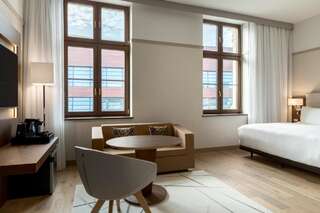 Отель AC Hotel by Marriott Wroclaw Вроцлав Улучшенный двухместный номер с 1 кроватью-3